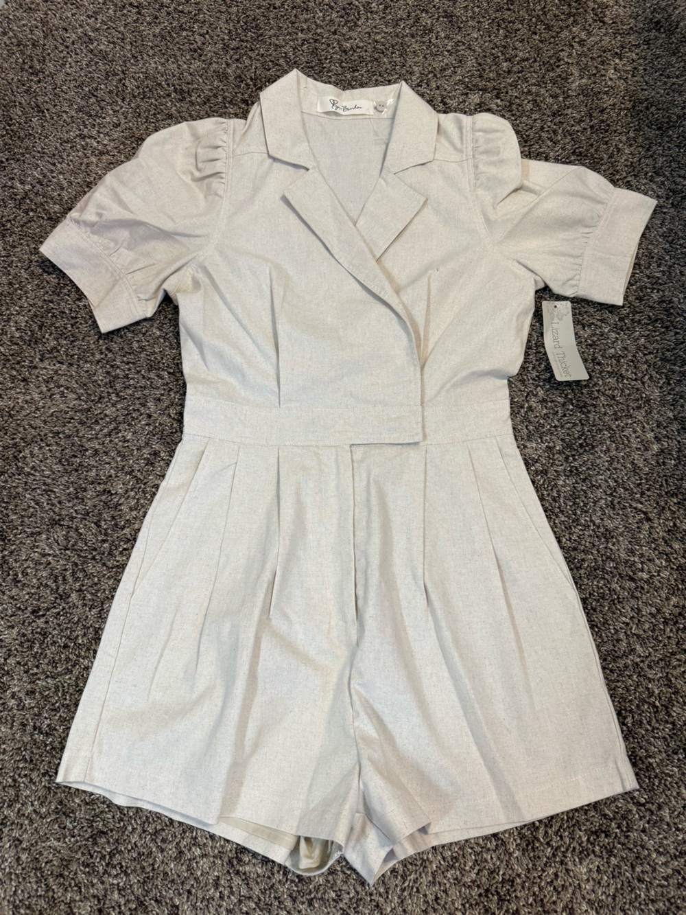 Lizard Thicket Women's Light Cream Pleated Short Jumpsuit